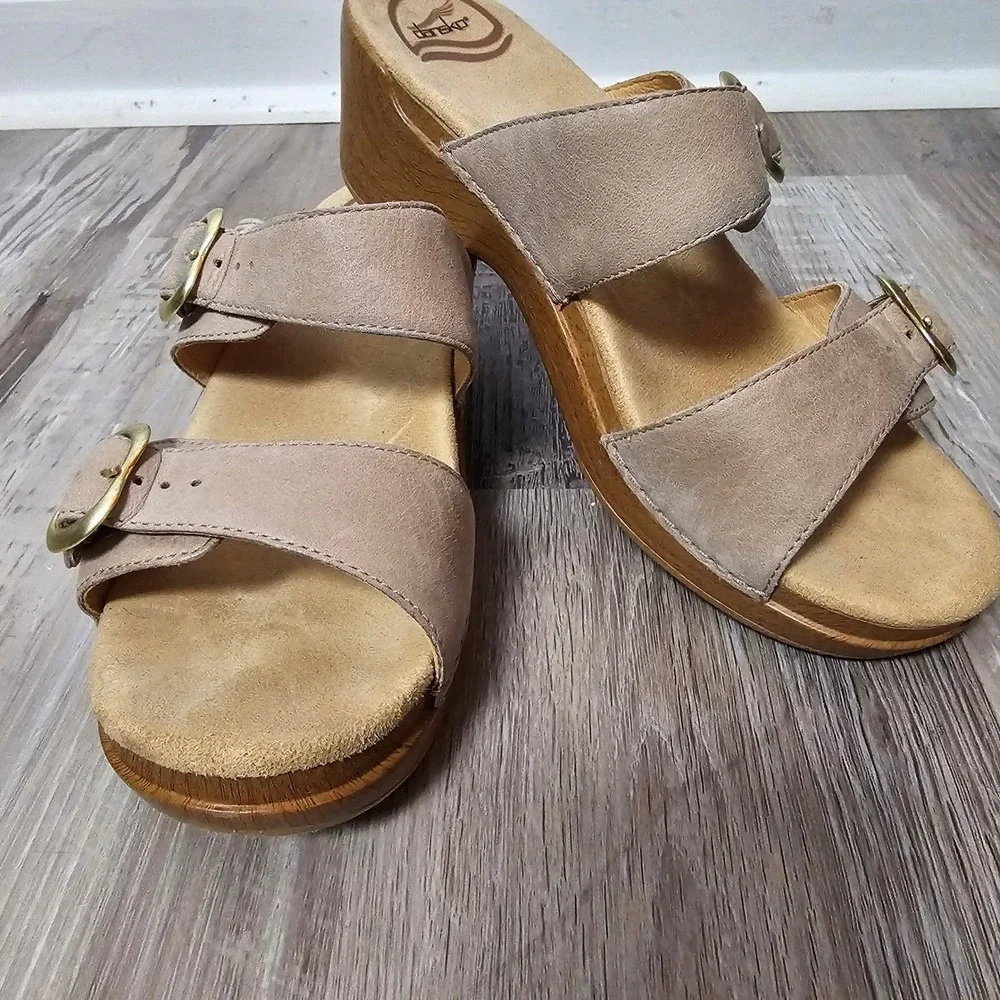 Dansko Sophie Womens 39 US 8.5 Tan Leather Wedge Slide Sandals Buckle Comfort